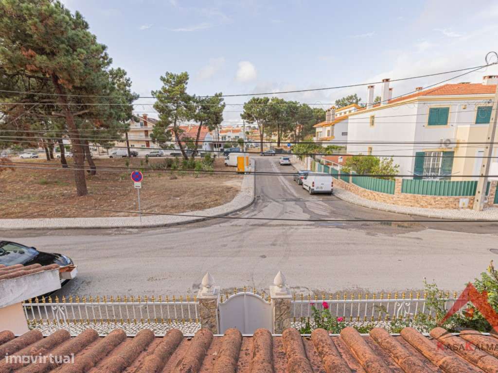Moradia Isolada T4 com Aproveitamento de Sótão - Quinta do Conde-58