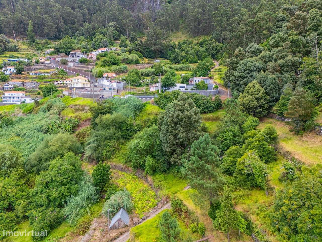 Terreno 1300,23m2 | Arco da Calheta | Construção-11