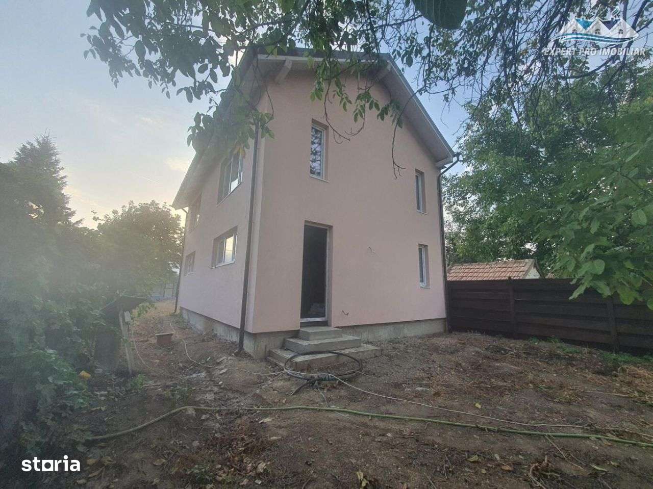 Saftica DN1 4Cam 3Bai Casa 2023 Curte 366mp Libera Pozitie Buna - Imagine principală: 5/20