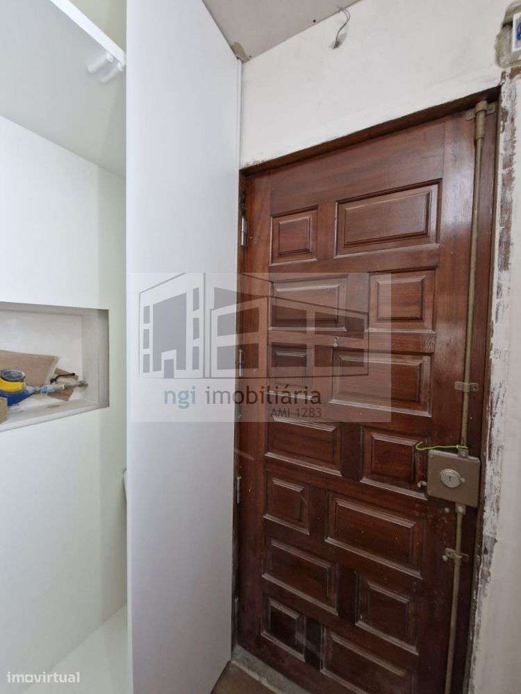 Apartamento T3 - Encarnação - Lisboa-23