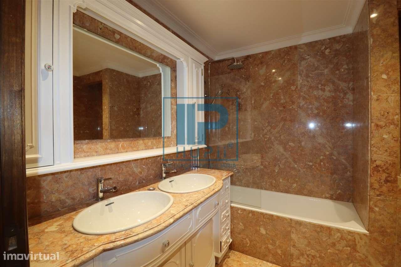 Apartamento T4 Venda em Oliveira, São Paio e São Sebastião,Guimarães-18