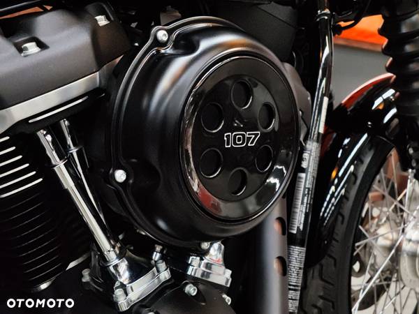 Harley-Davidson Softail Street Bob - 14