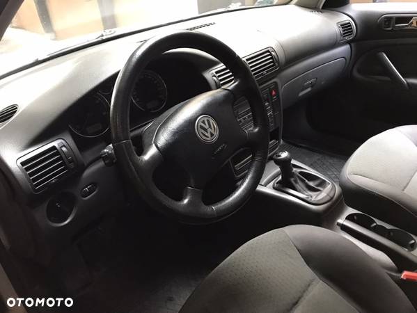 Volkswagen Passat 1.9 TDI Basis - 7