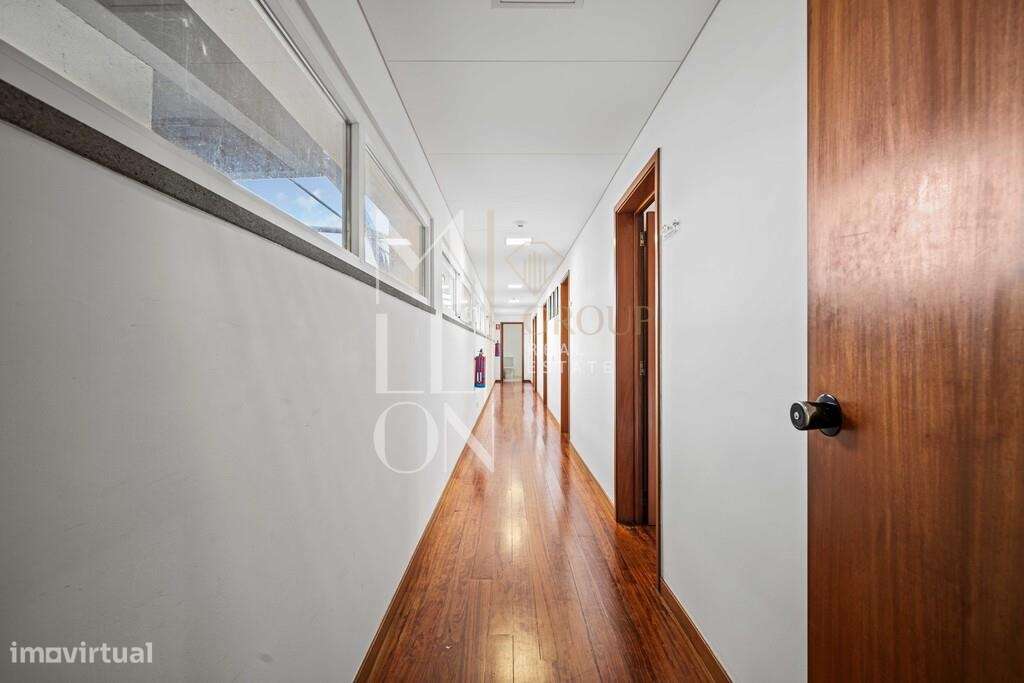 Oportunidade de Investimento Industrial - lote 7.290 m2 com 1.595 m2 d-26