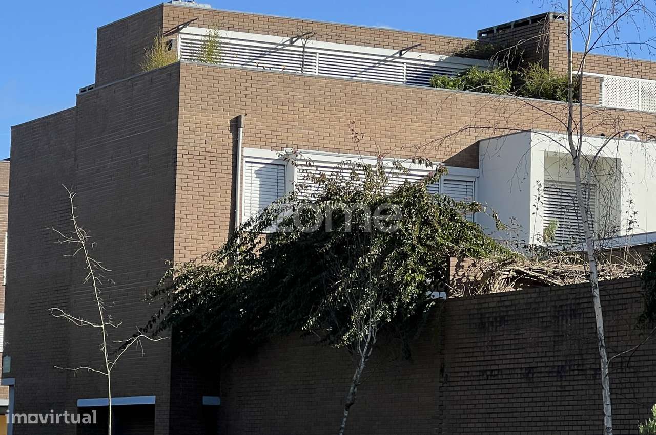 T3, 2 salas, terraço e 2 box na “Cooperativa dos Arquitectos”, - Grande imagem: 2/28