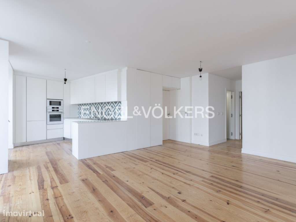 T2 Totalmente Remodelado em São Vicente com Vista Rio e Garagem - Grande imagem: 5/28