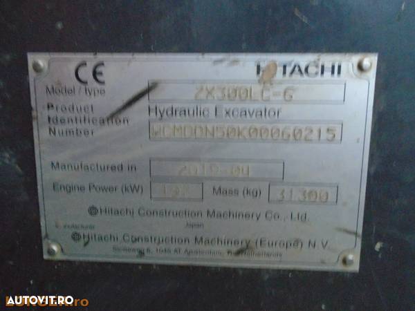 Hitachi ZX300 - 17