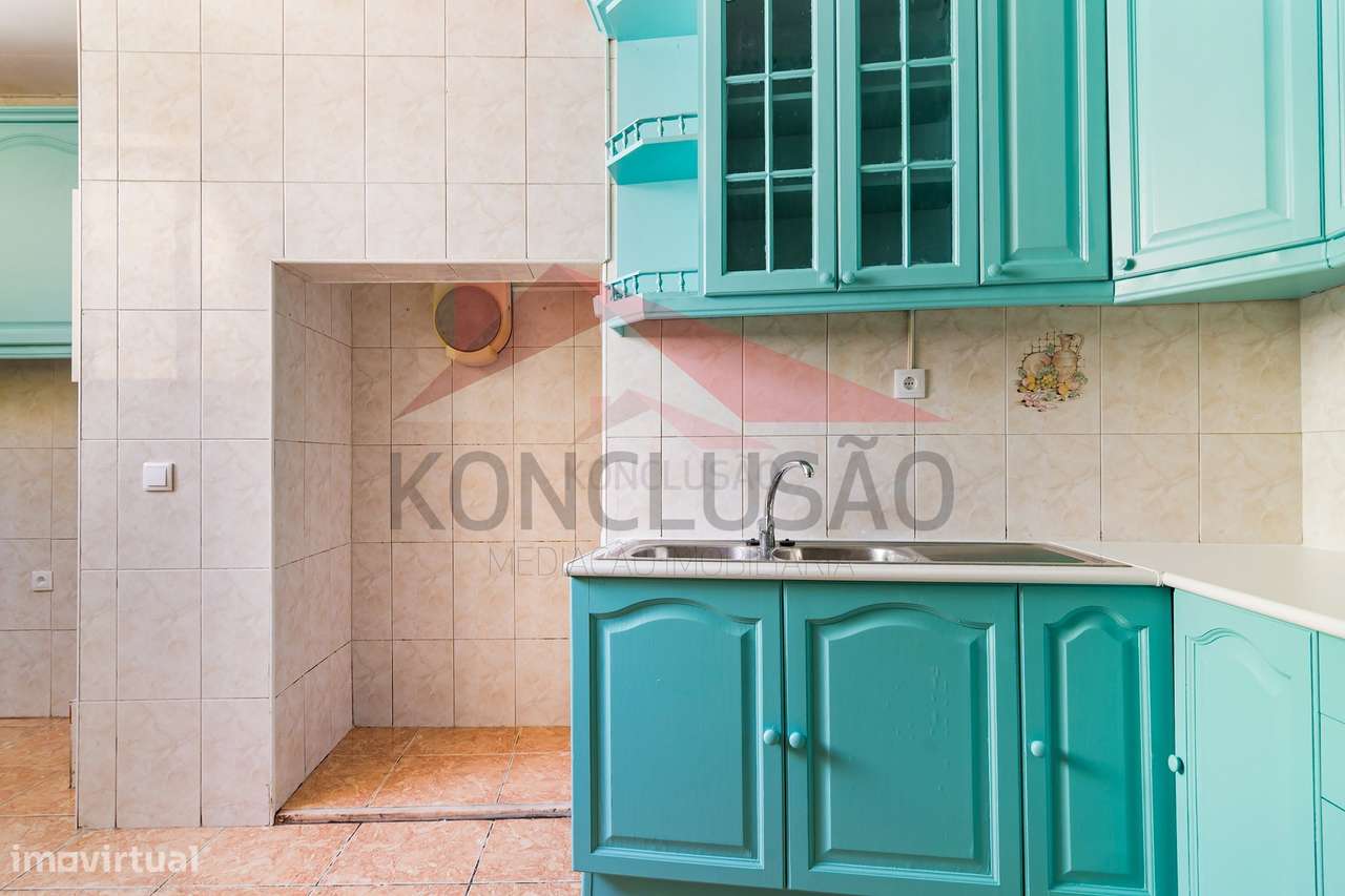 Apartamento em zona histórica de Lisboa-8
