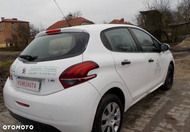 Peugeot 208 - 13