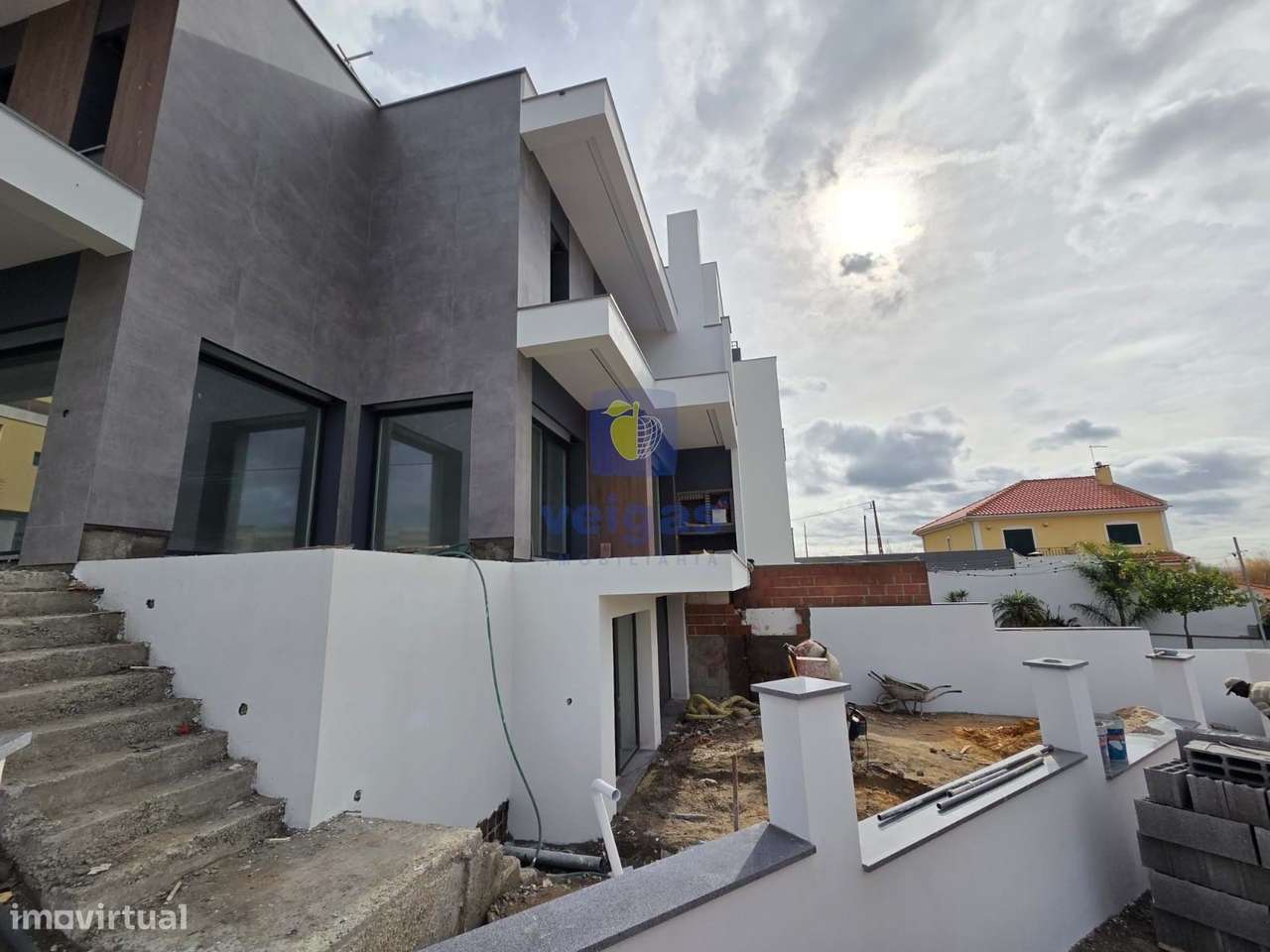 Moradia T4 C/ Piscina -  Bairro Primavera-7