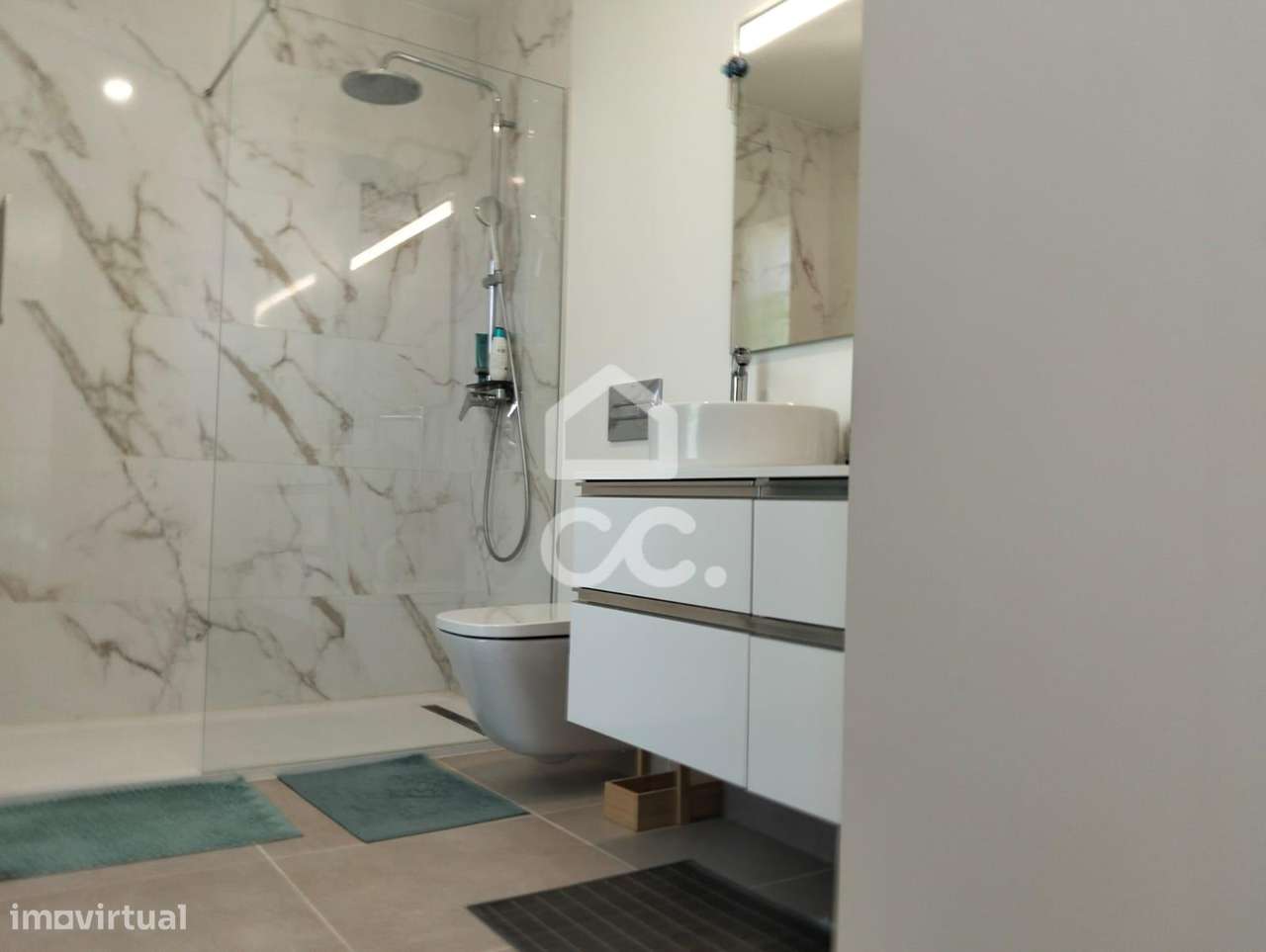 MORADIA T3 COM PISCINA-24