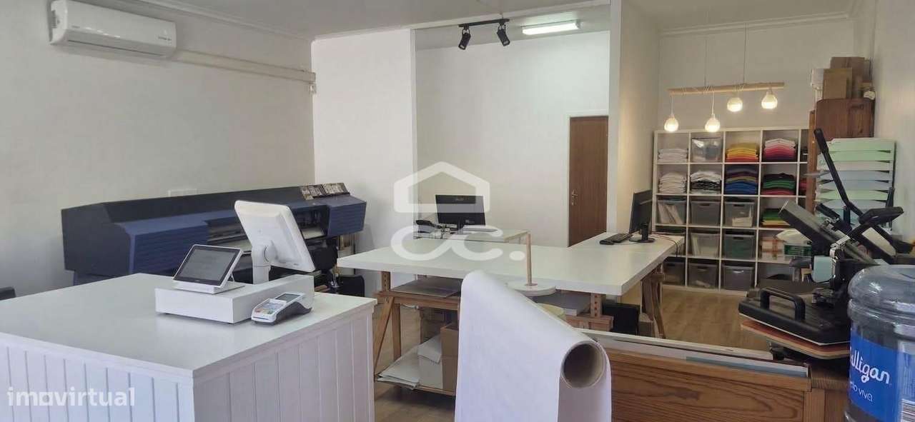 Loja com 120 m², 2 pisos e Saída de Fumos – Torres Novas-5