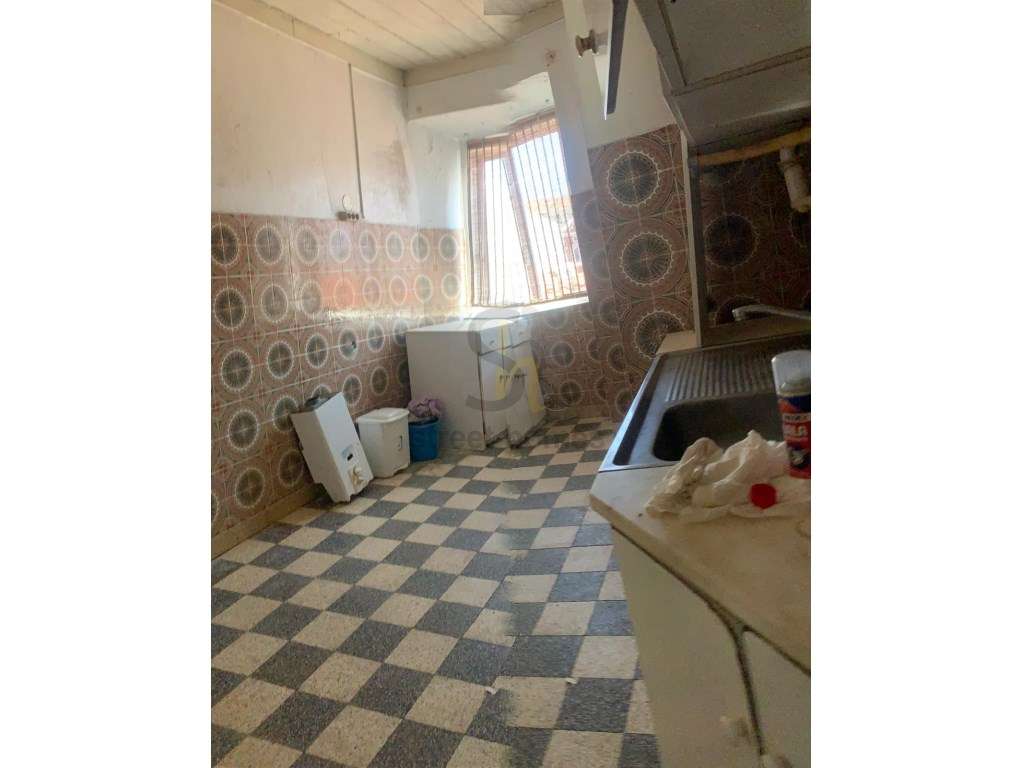 Prédio com dois pisos independentes para recuperação total-36