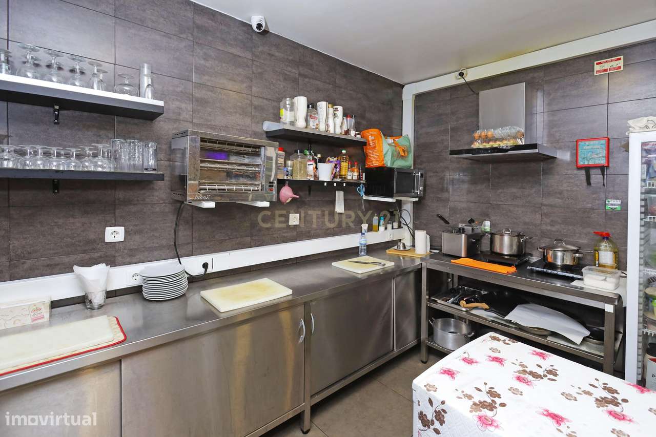 Loja no Lumiar, preparada para abrir o seu próprio negócio (café/paste-12