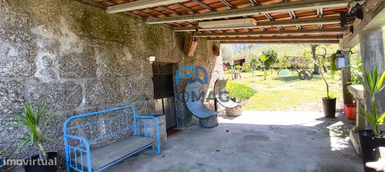 Quinta com 3 artigos urbanos, piscina e 9,4 ha em Resende-24