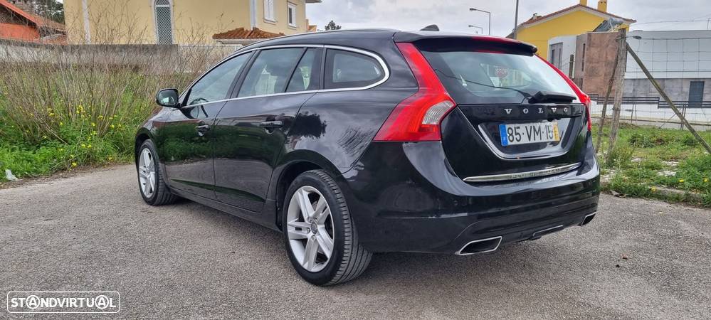 Volvo V60 2.4 D6 Summum AWD Phev - 4