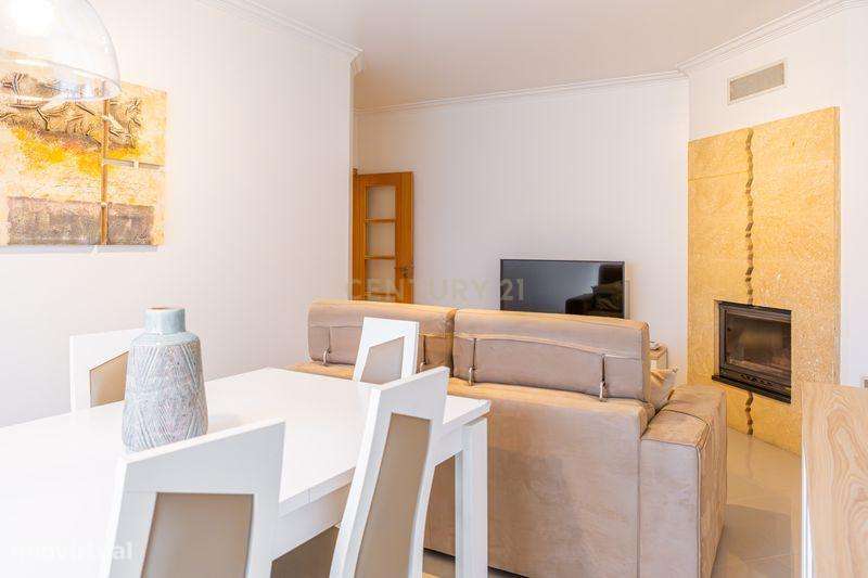 Apartamento T2 com elevador, lugar de estacionamento e arrecadação na-21