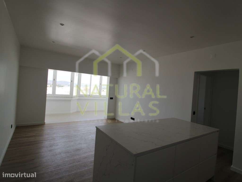 Apartamento T1 Totalmente Renovado perto da Praia, Quarteira.-5