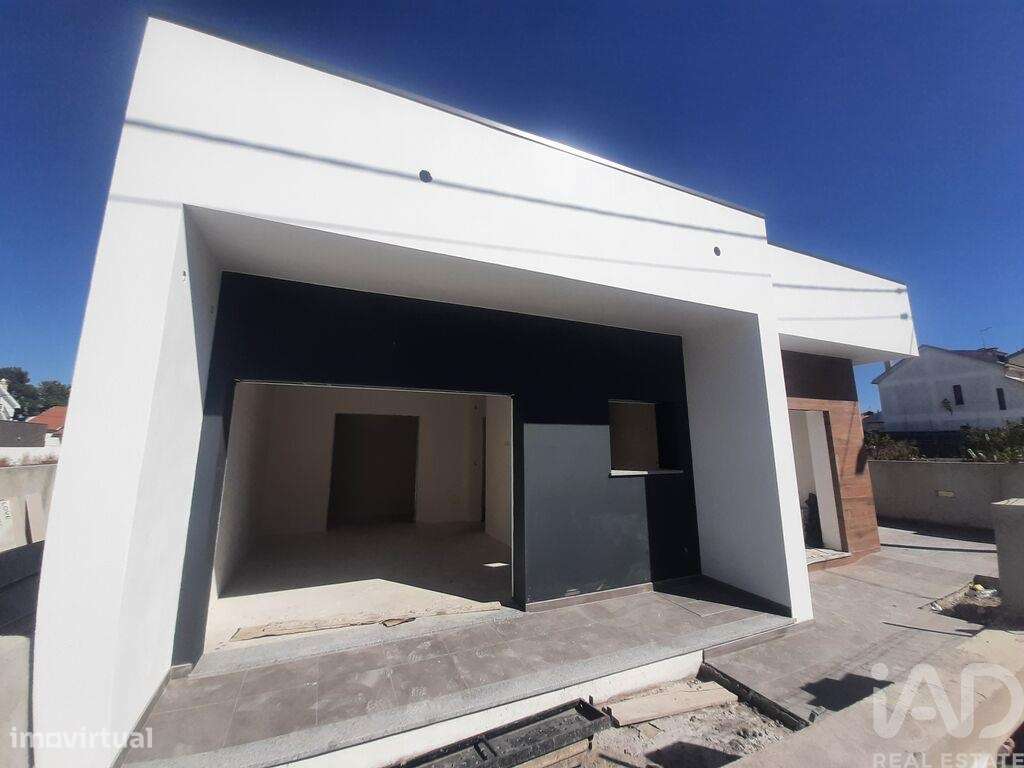 Casa T3 em Fernão Ferro de 174,00 m2 - Grande imagem: 2/11
