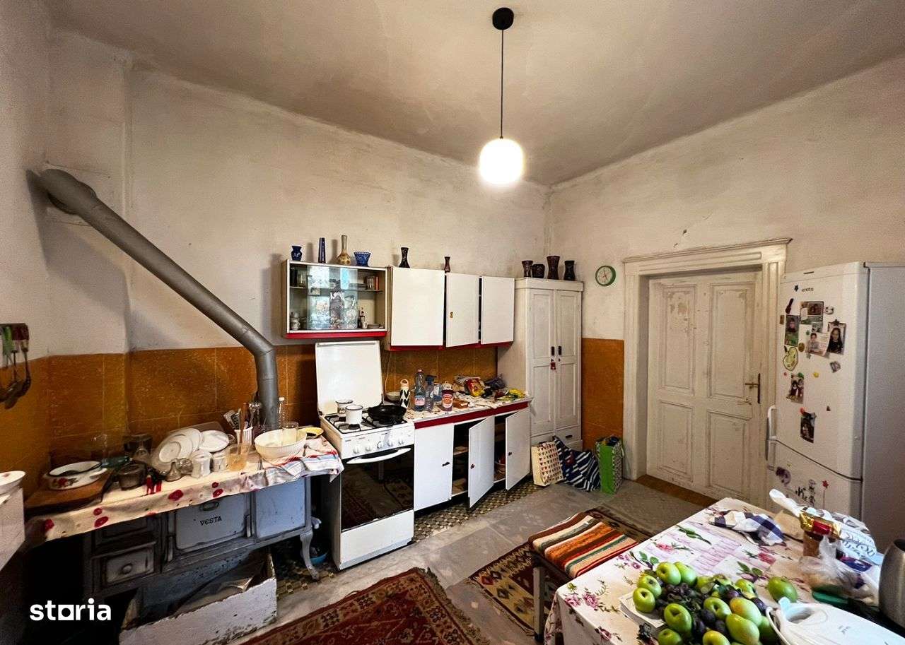 Casa de locuit in centrul orasului Alesd - Imagine principală: 5/8