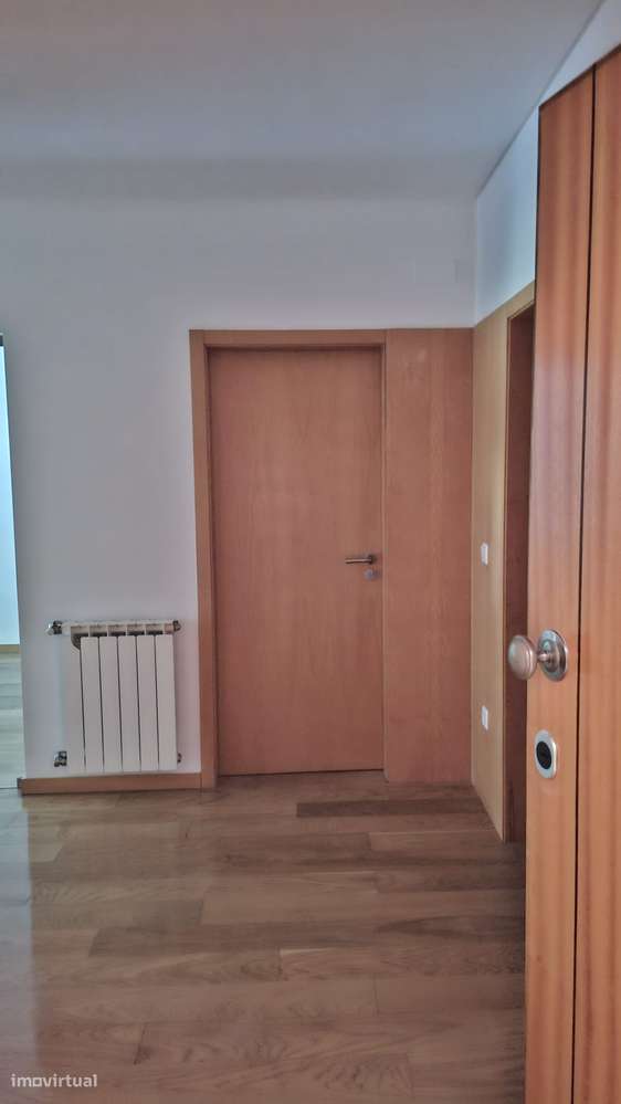 Apartamento T2 Com Garagem Fechada-10