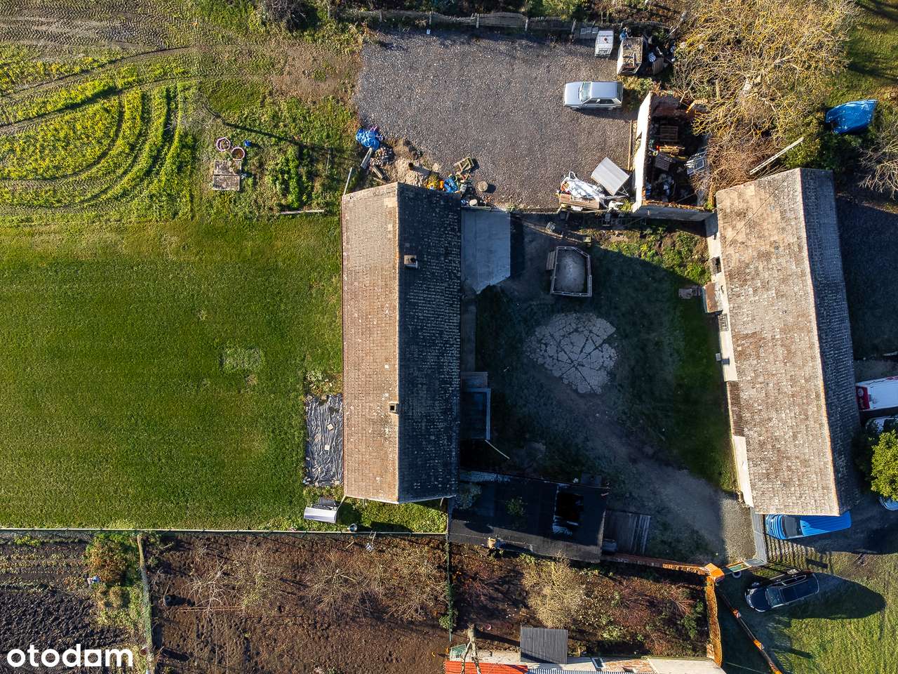 Dom po częściowym remoncie z obszernym zapleczem gospodarczym.-9