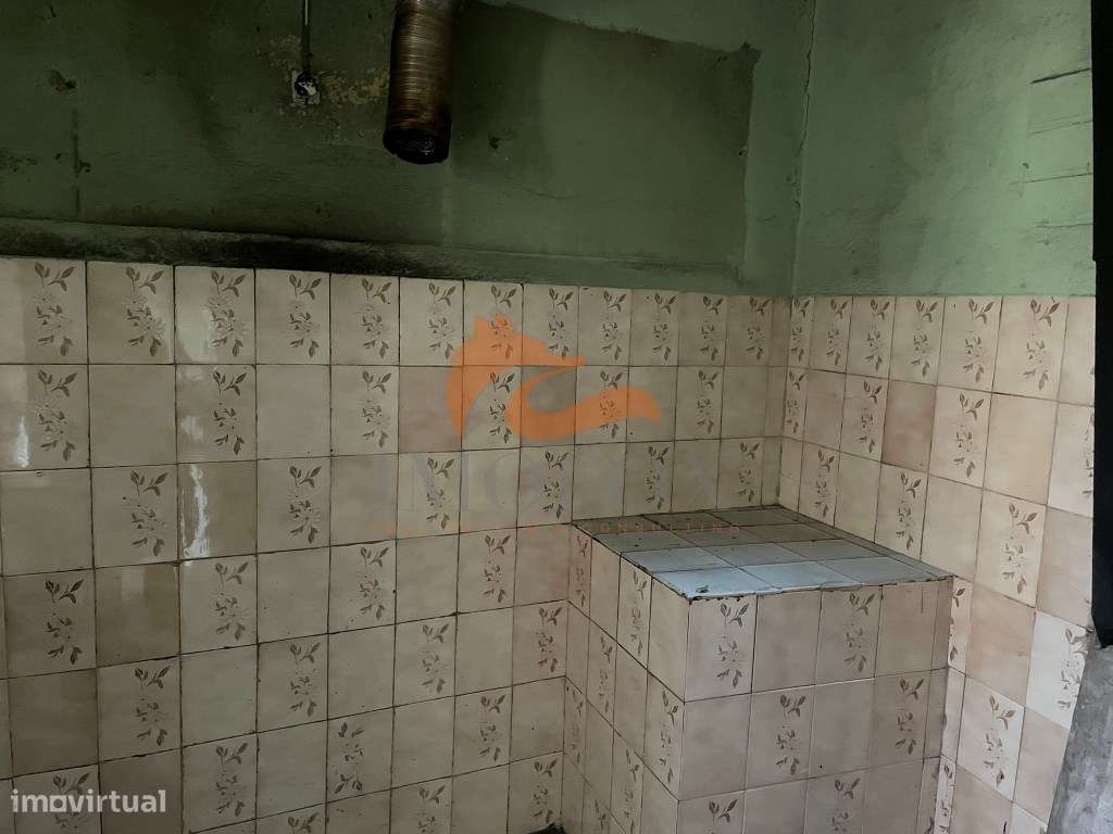 Moradia para renovar em São Paio de Gramaços, Oliveira do Hospital - Grande imagem: 4/12