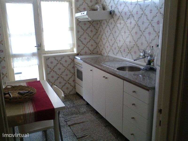 T2+1 perto da Constituição-escola Filipa Vilhena - trav covelo Porto - Grande imagem: 4/9