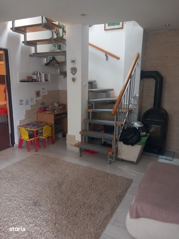 Casa cu etaj,5 cam,160 mp,teren 300 mp,Corunca, zona Peny-4