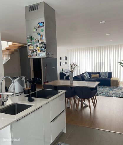 FANTÁSTICA MORADIA RECENTE EM ALGUEIRÃO – CONFORTO, ESPAÇO E QUALID-9