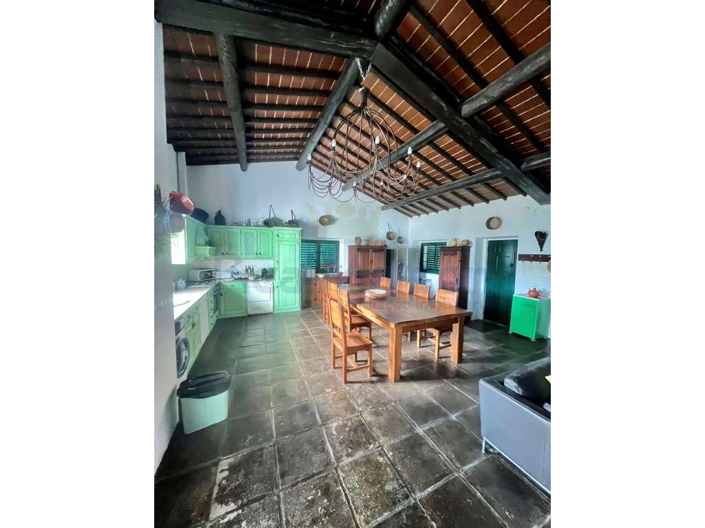 Vende-se Moradia T3 c/ Piscina em Vila Boim-8