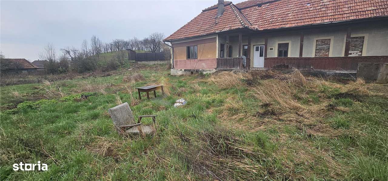 CASA 4 CAMERE 141 MP UTILI  CURTE LIBERA 1688 MP TEREN TOTAL 1839 - Imagine principală: 5/7
