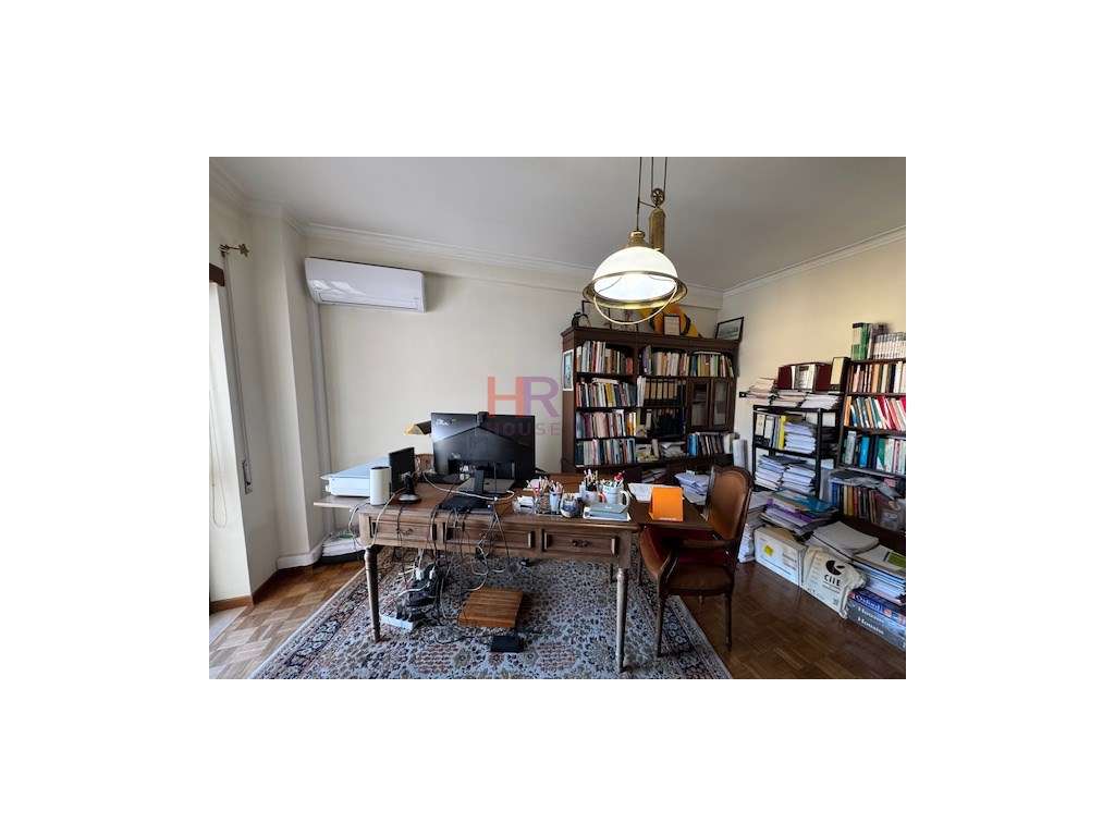 VENDE-SE MORADIA T4+1 COM PISCINA AQUECIDA E GARAGEM.-37