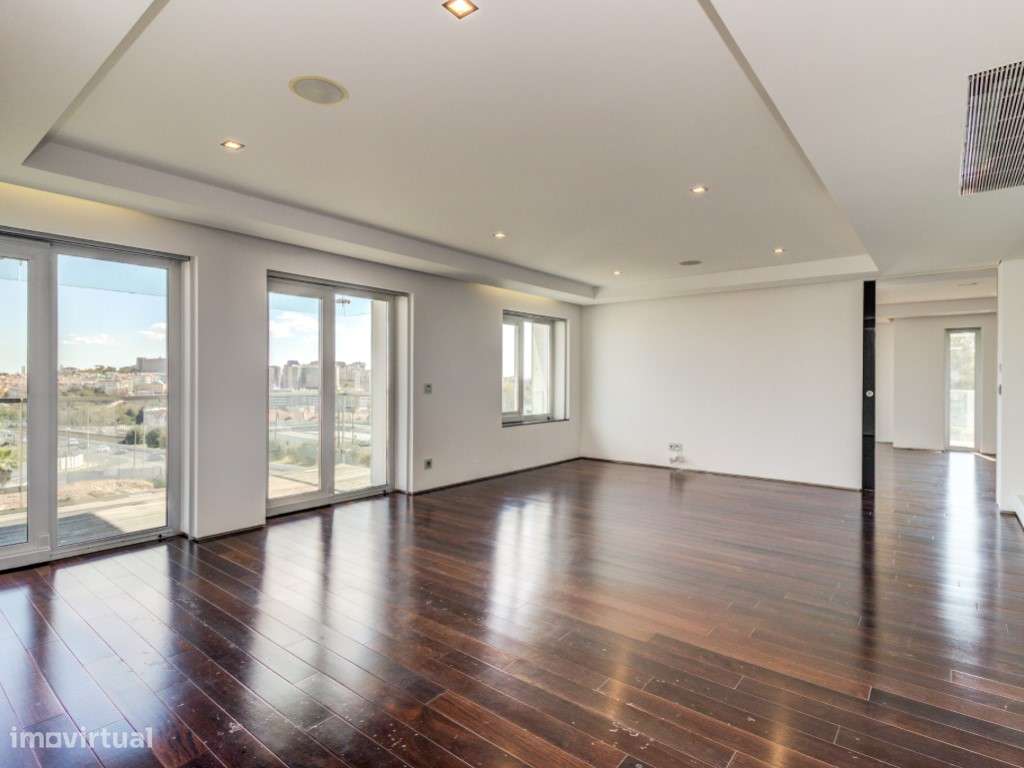 Apartamento T5 + 1 no Condomínio Jardins São Lourenço - Lisboa-40