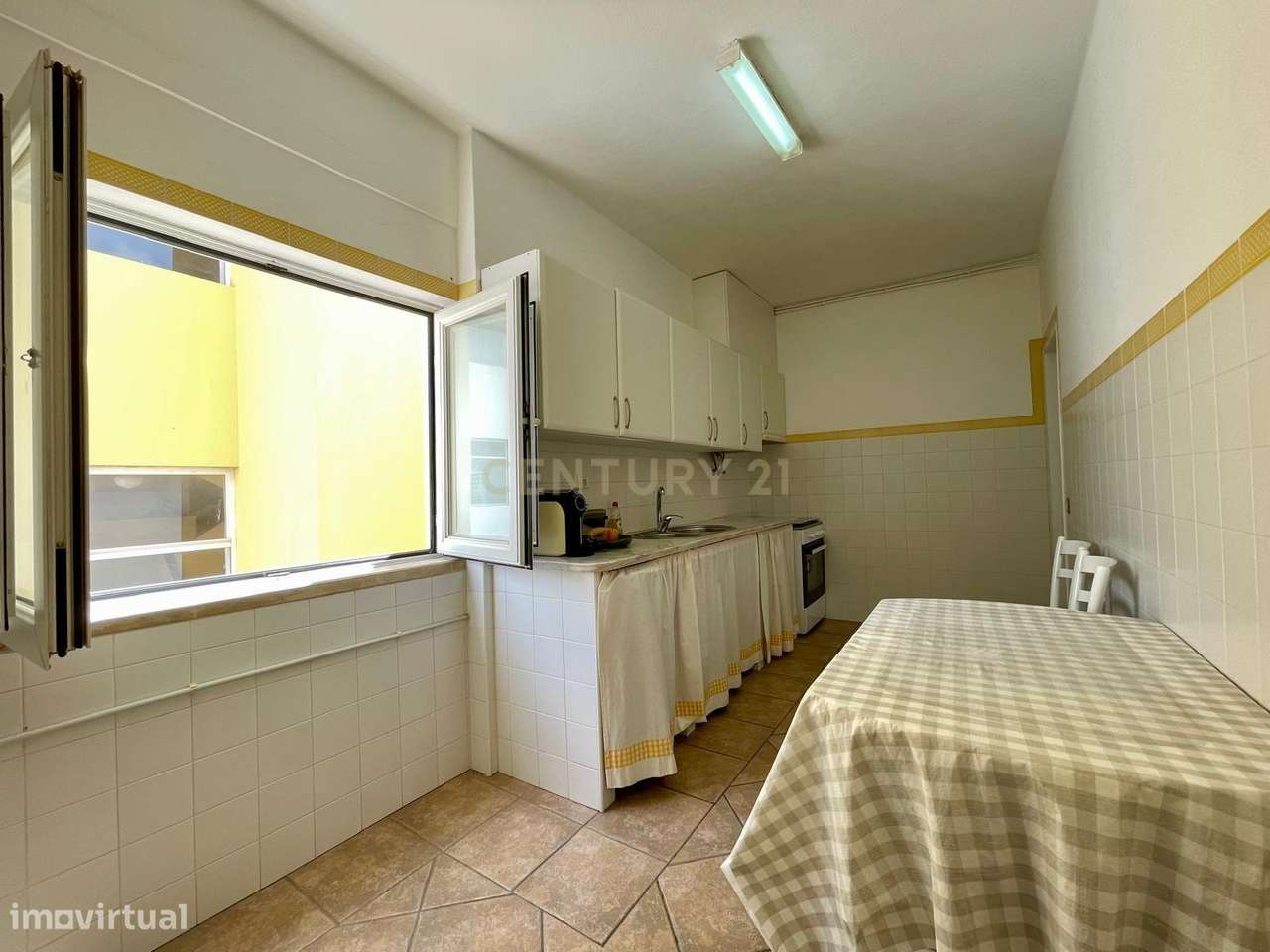 Apartamento T2 com Vista Rio Arade - Despensa - Marina de Portimão - P-7