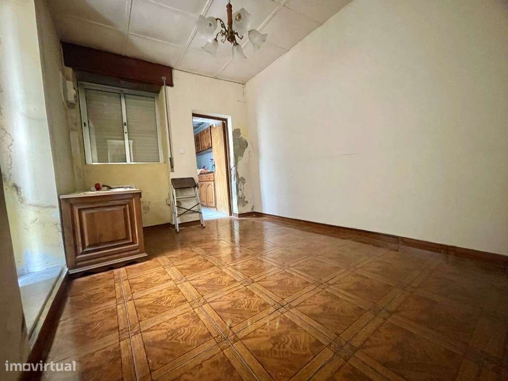 Moradia térrea T2 com logradouro e terraço a 170 metros do mar-6