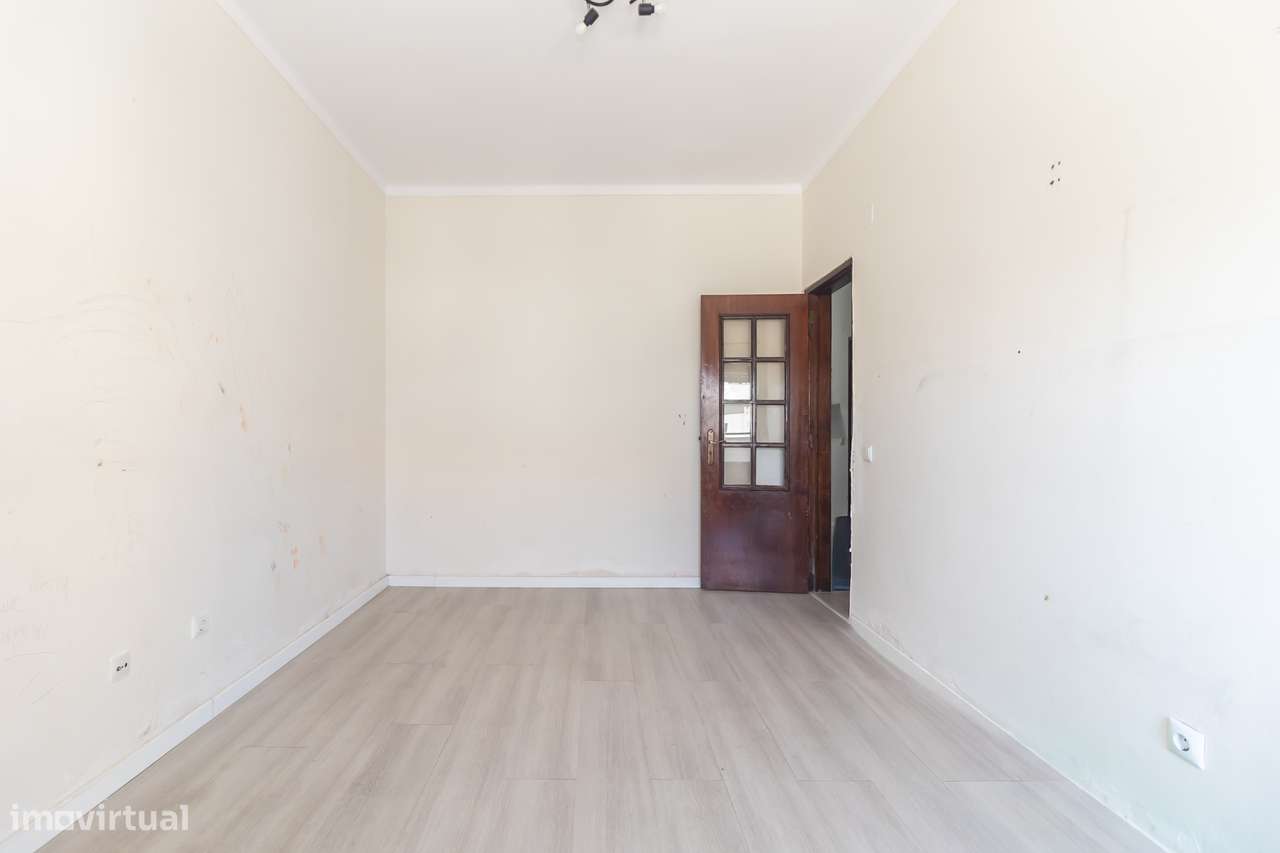 Apartamento de 4 assoalhadas na Amora-8