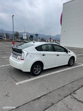 Toyota Prius Plug-in (Hybrid) Comfort - 2