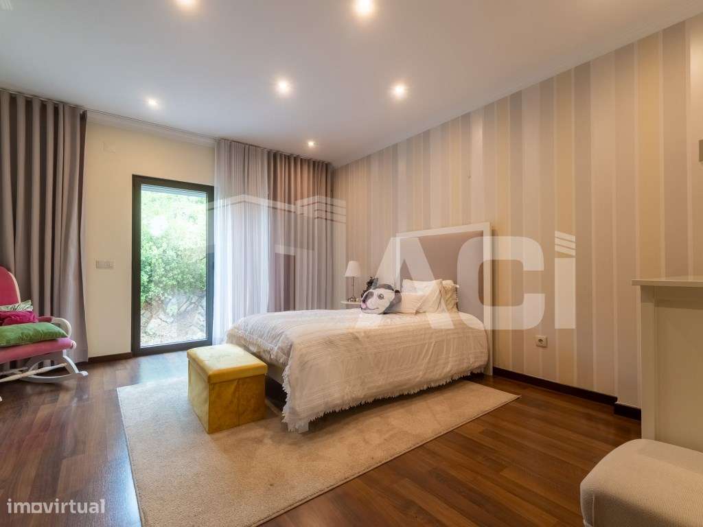 Magnífica Moradia V3+1 com Piscina - Porto de Mós-18