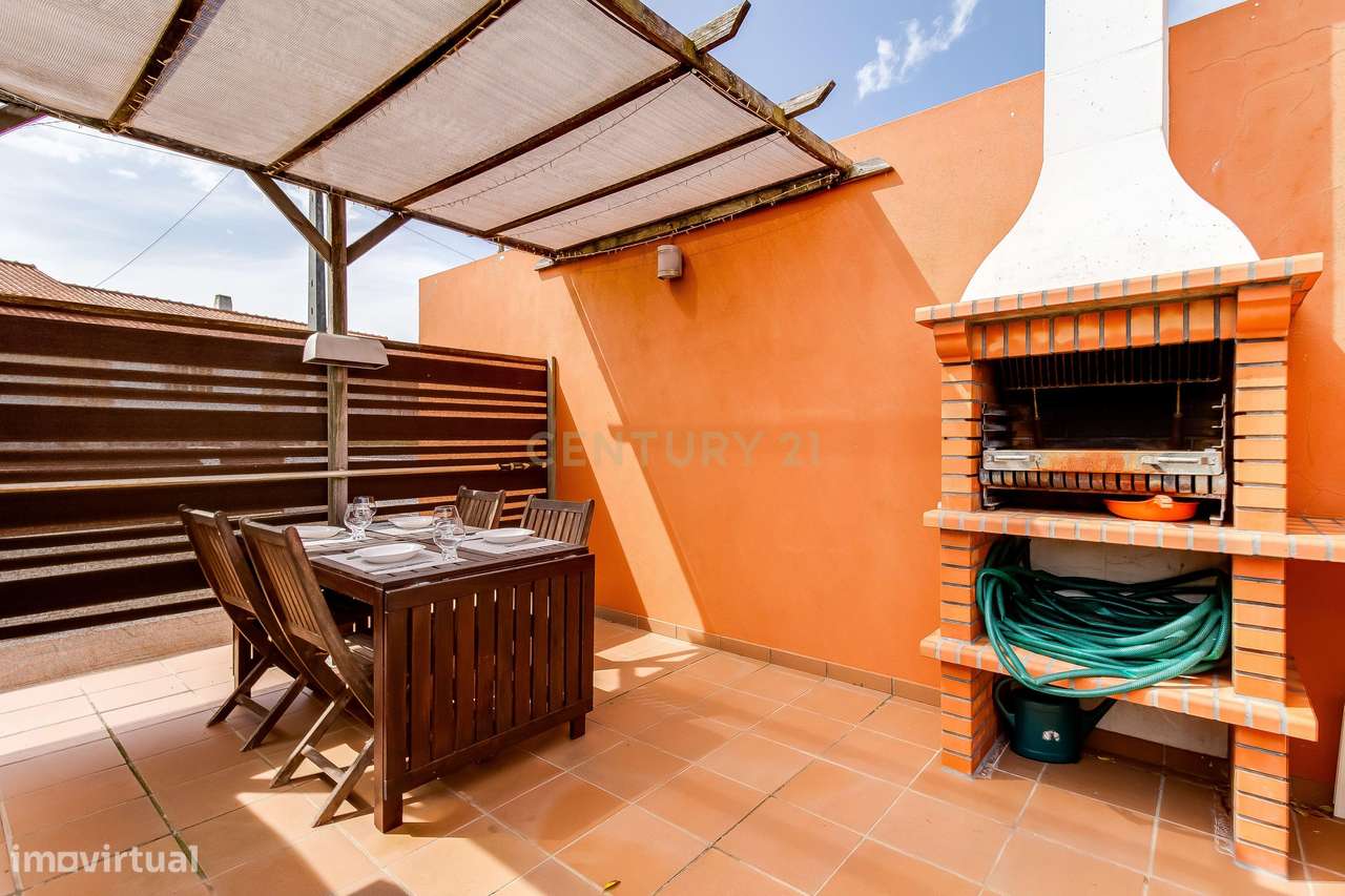 Moradia T3 com Piscina e 3 515 m² de Terreno | Entre o Campo e o Mar |-28