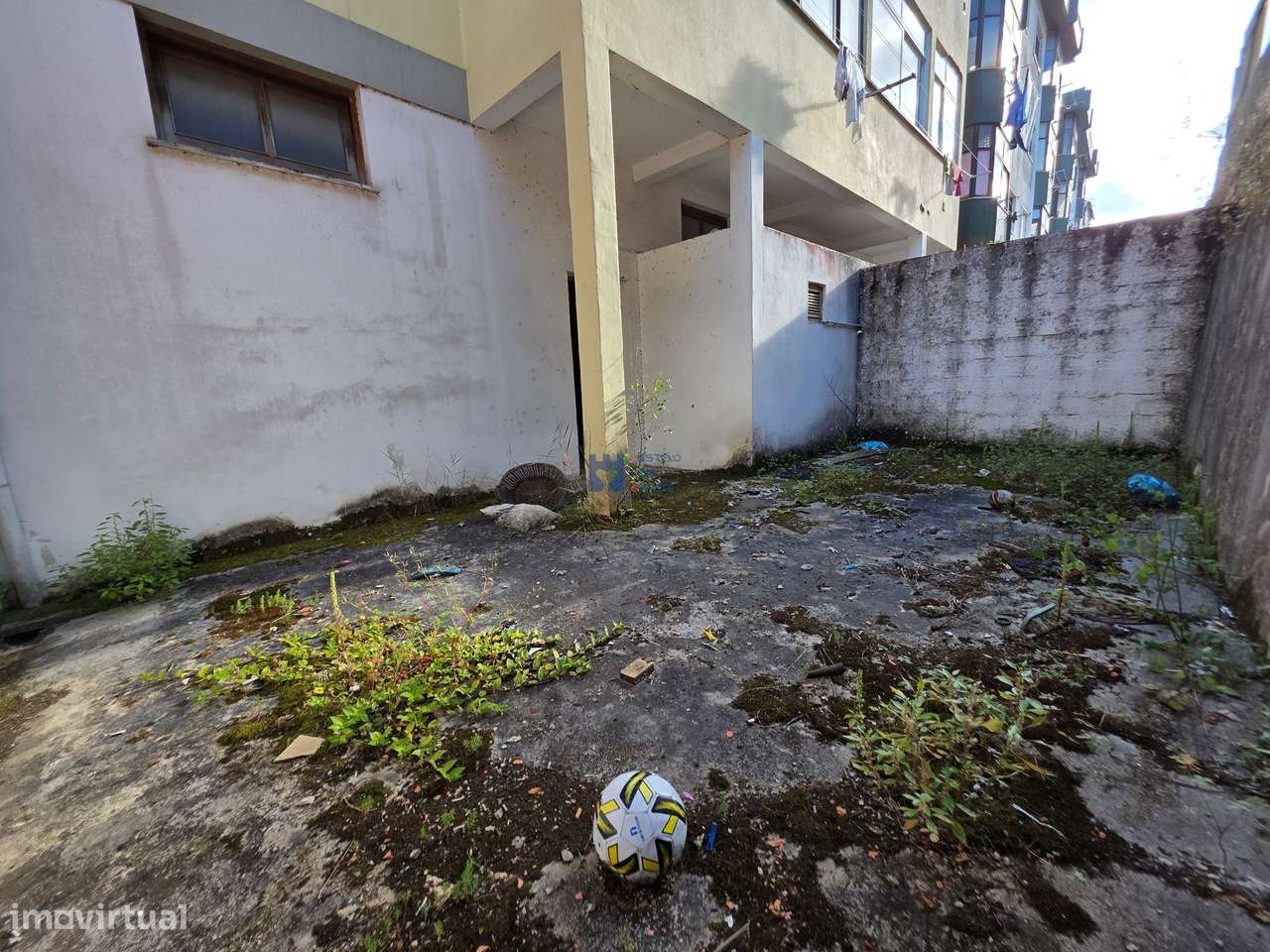 Lojas para comércio/habitação em Ourém-19