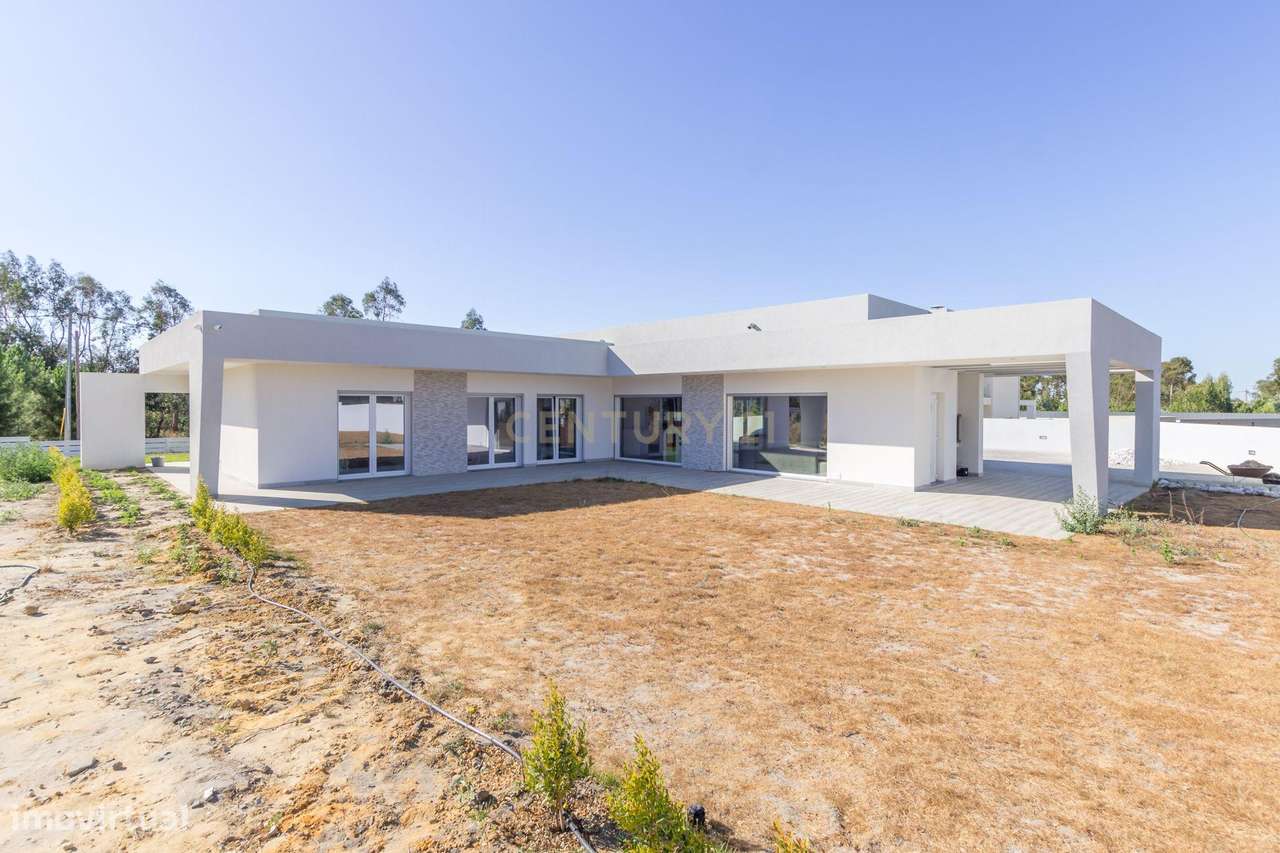 Vila Alegre / Fernão Ferro - Luxuosa moradia isolada térrea de 4 assoa-37