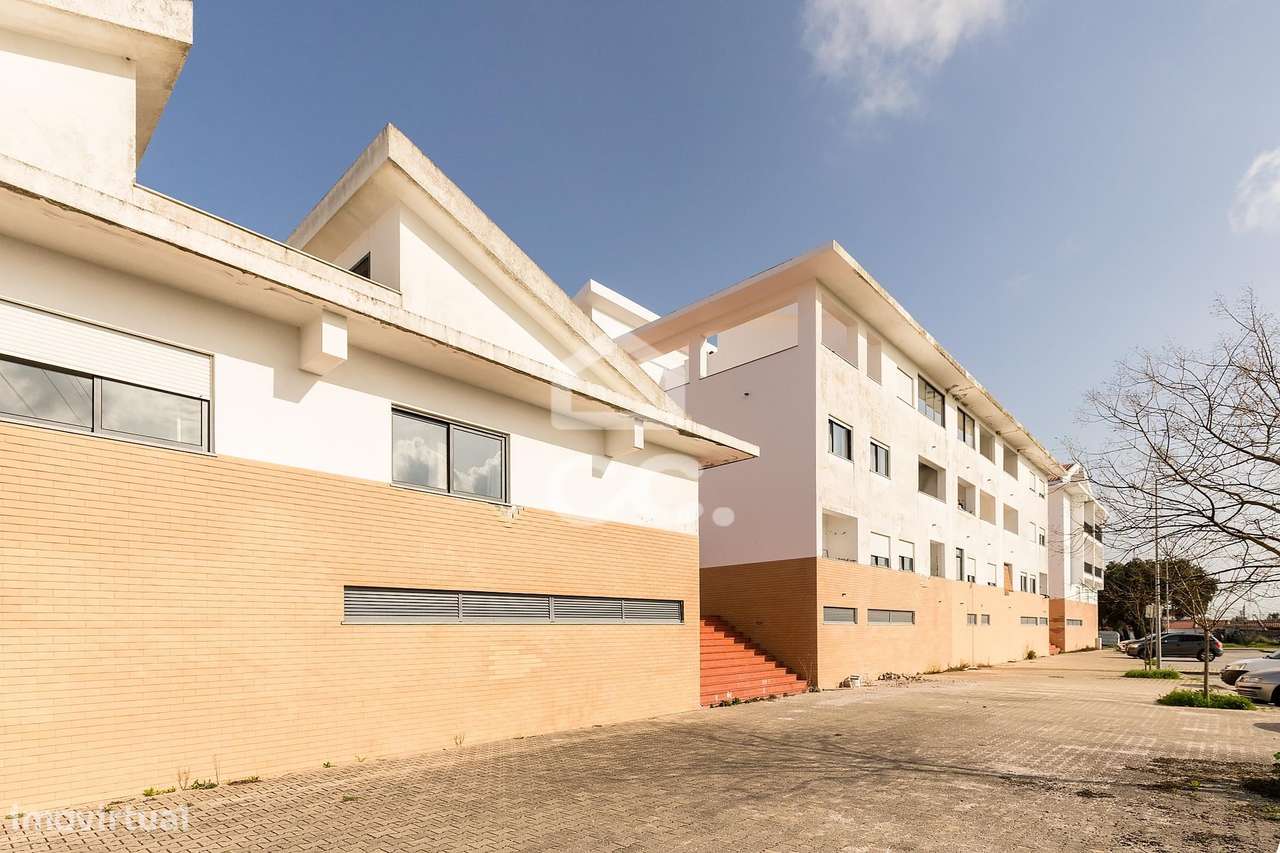 Apartamento T2 de Rés do Chão c/ Varanda e Lugar de Garagem | Villas d-24