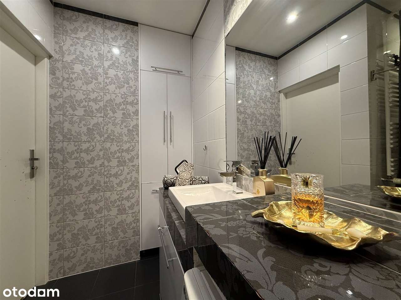 Mieszkanie 3 pokoje, garaż, 2 balkony, widok-18