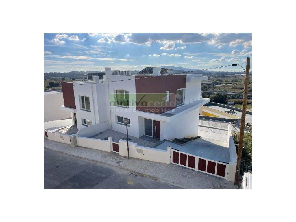 Nova Moradia T3 perto de Belas, Sintra. O Seu Refúgio de Conforto-31