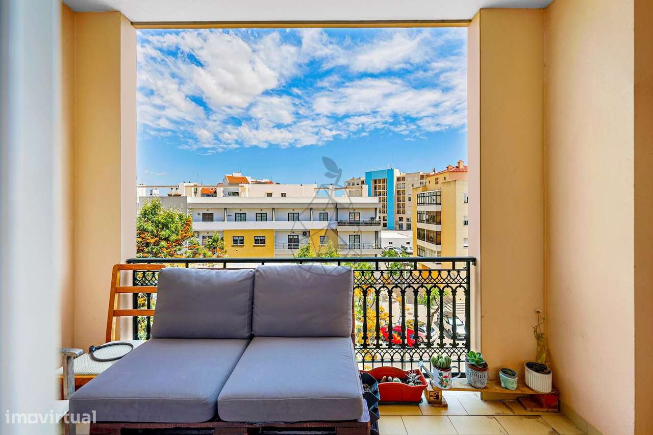 Apartamento T1+3 com Vista Mar do terraço em Quarteira-21