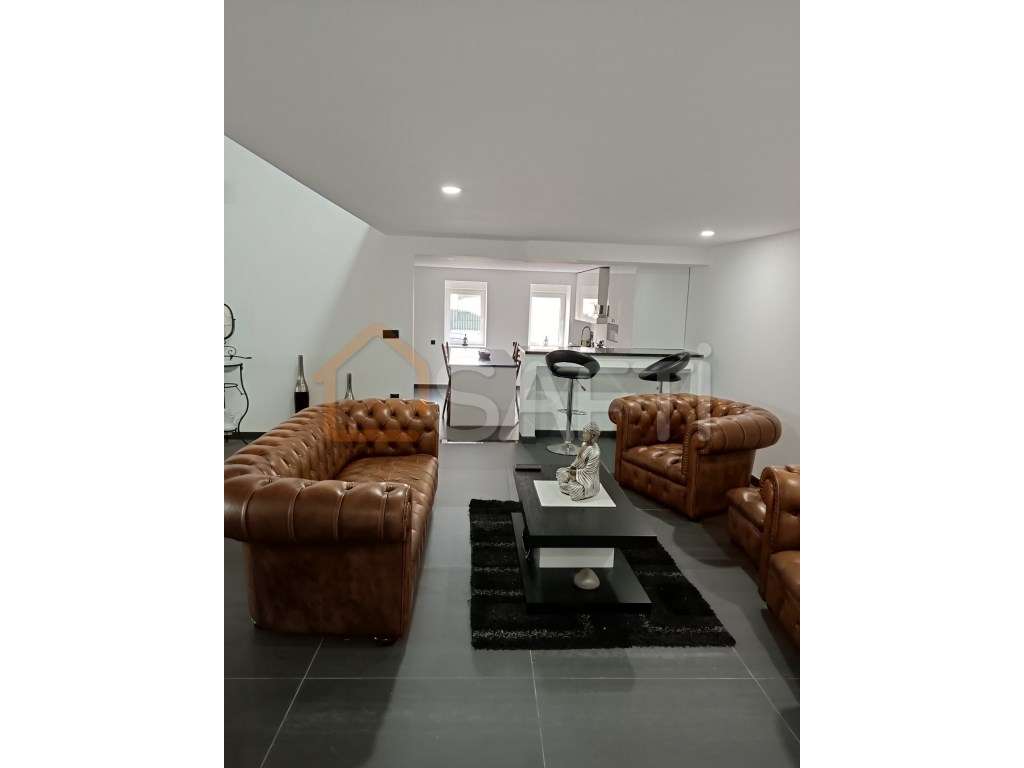 Moradia T3 - Óis da Ribeira - Grande imagem: 3/12