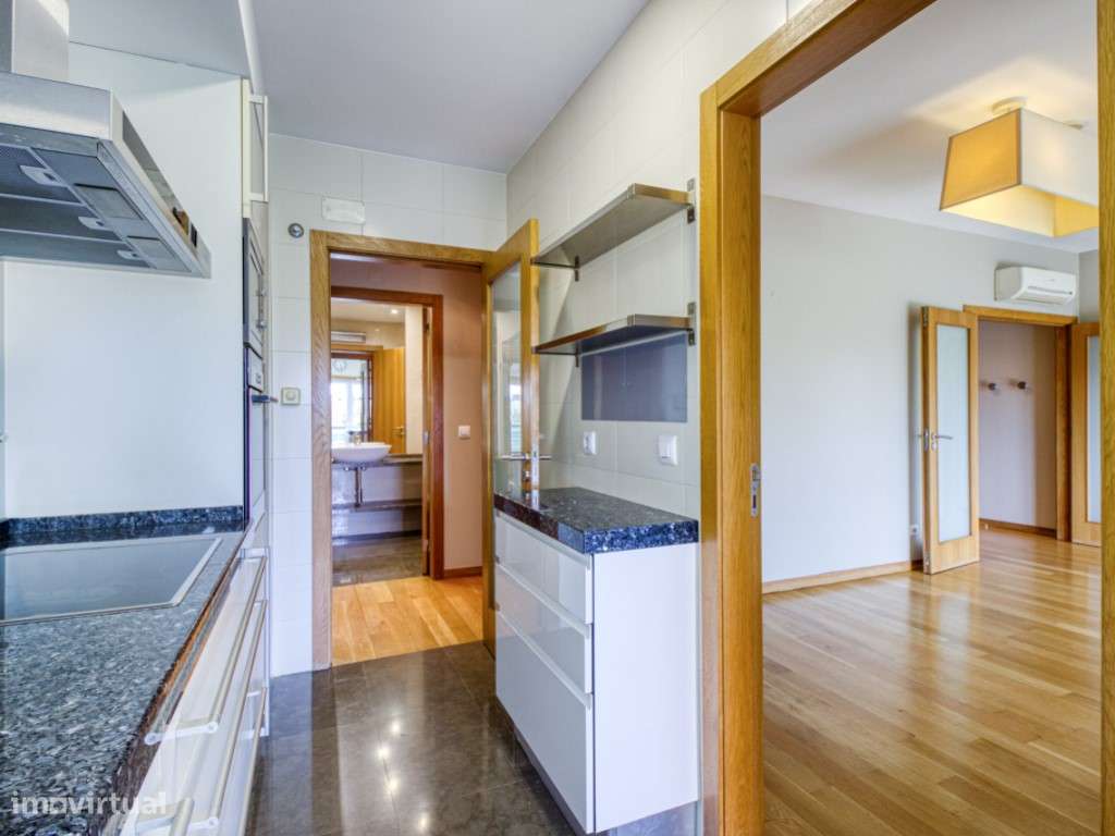 T3 com Box 2 carros e grande varanda - Colinas do Cruzeiro, Odivelas-13