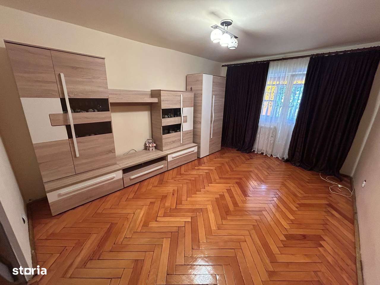 Apartament 3 camere, decomandat - zona Cetate-0