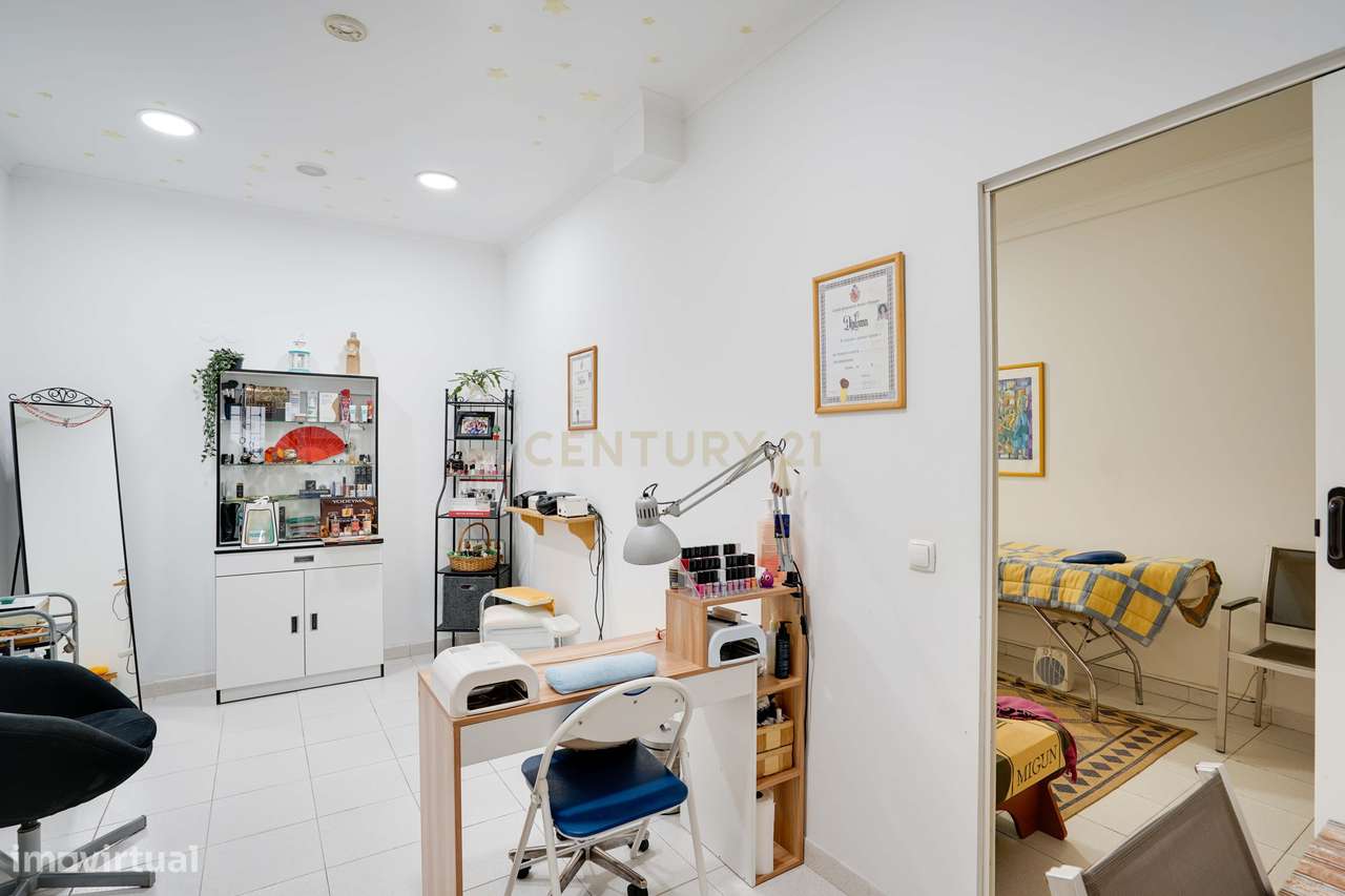 Cedência Posição de Dois Gabinetes Estética - Grande imagem: 4/10